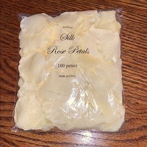 100 Cream Silk Rose Petals
